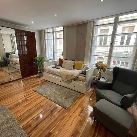 Vintage Home In The Heart Of The City Budapest Exteriör bild