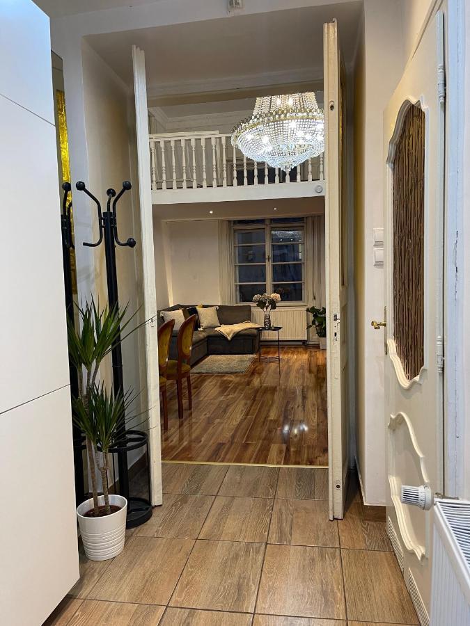 Vintage Home In The Heart Of The City Budapest Exteriör bild